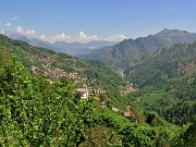 42 Vista sulla bassa Val del Riso e verso il Pizzo Formico